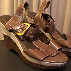 9.5 brown open toe wedge heel sandal